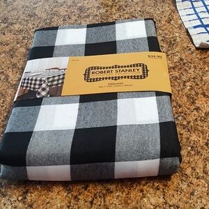 NewTablet cloth black and white check size60x120 inches